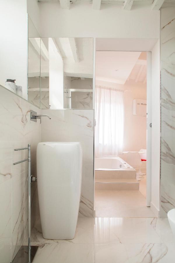 كولّي فال ديلسا San Sebastiano Suite & Luxury Apartments المظهر الخارجي الصورة